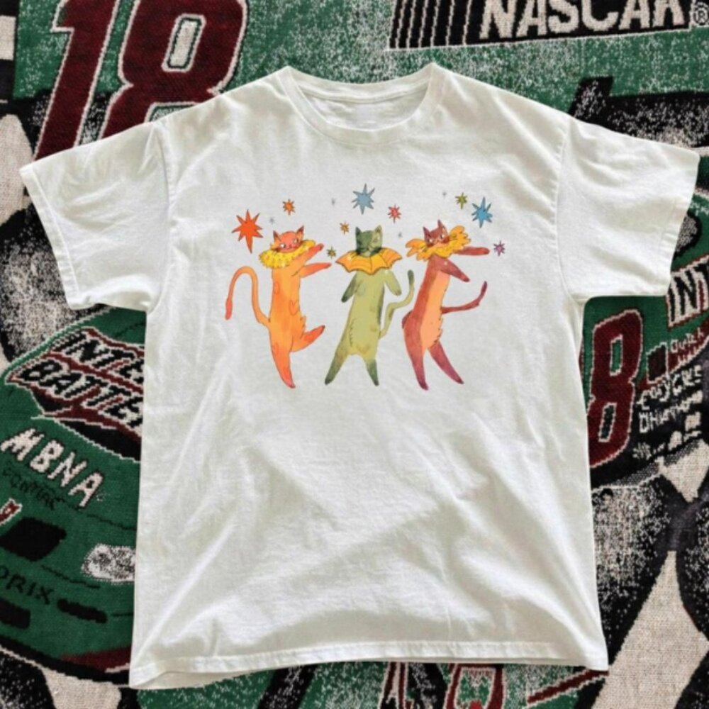 White Cat Graphic T-shirt